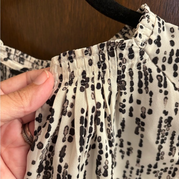 Vera Wang blouse - Picture 3 of 8